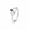 Anillo Flor Loto Circón Negro