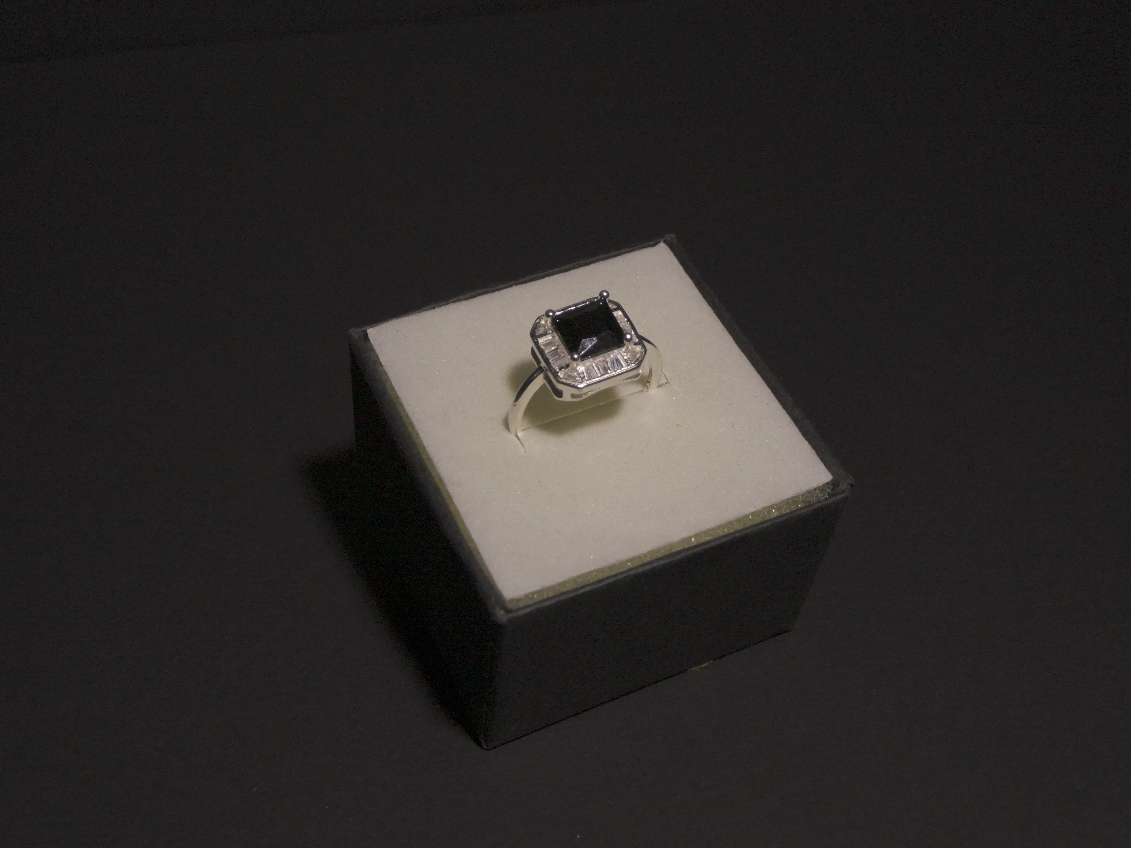 Anillo Piedra Negra Cuadrada Plata 925 - Limitado