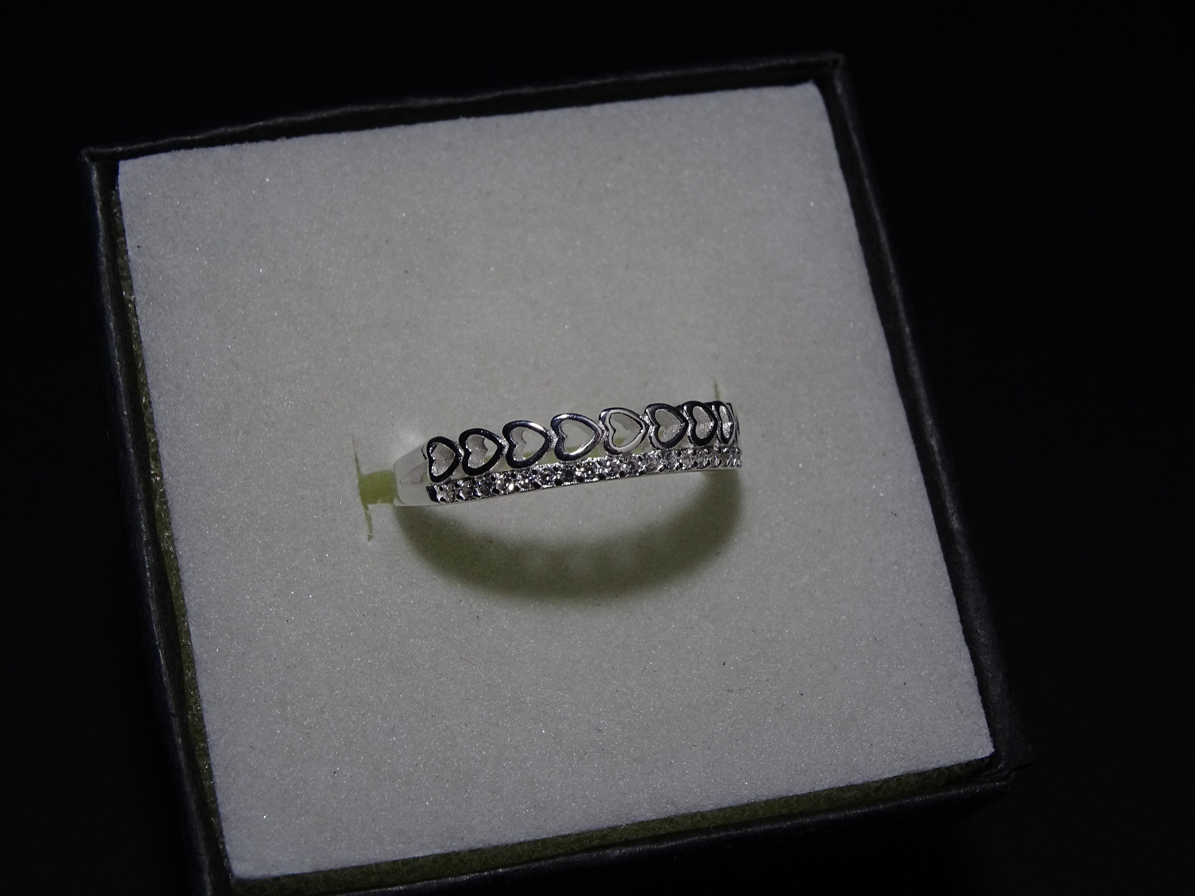 Anillo Corazones con Circones